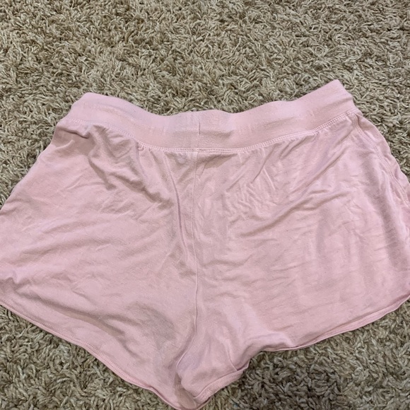 pink flow shorts - Picture 3 of 3